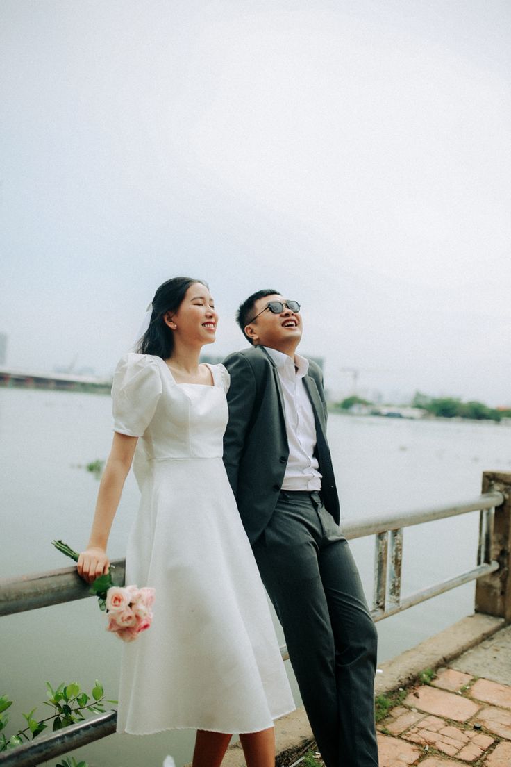 Cách tạo dáng chụp ảnh cho các cặp đôi có sự chênh lệch về chiều cao